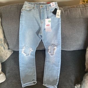 BNWT Celebrity Pink High Rise Mom Jeans size 3/26
